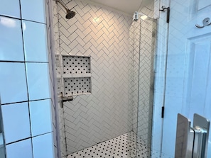 Dusche, Haartrockner, Seife