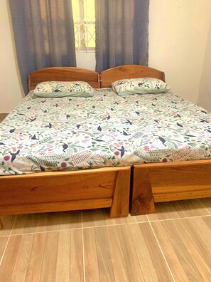 3 bedrooms, iron/ironing board, bed sheets