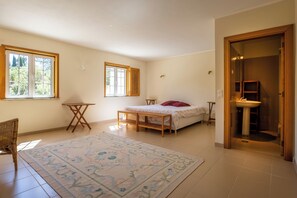 2 bedrooms, iron/ironing board, WiFi, bed sheets - UA 2- Panoramic View (Setúbal)