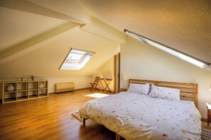 2 chambres, fer et planche à repasser, Wi-Fi, draps fournis