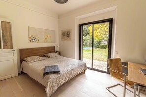 4 bedrooms, WiFi, bed sheets