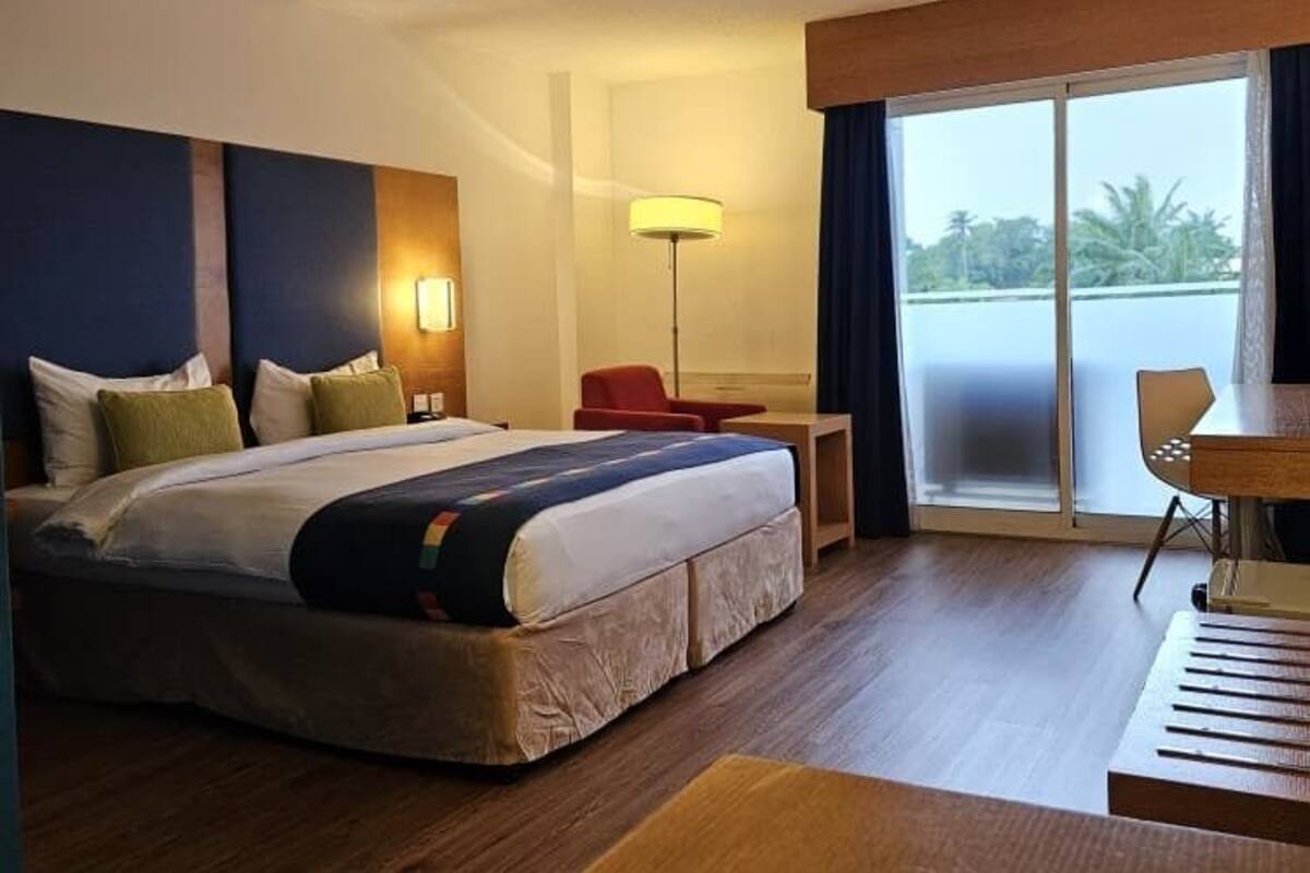 Chambre Simple Supérieure, 1 très grand lit, non-fumeur