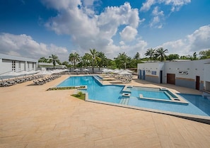 Piscine extérieure