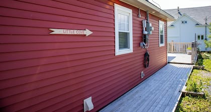 Twillingate Little Suite w/ Ocean & Garden View