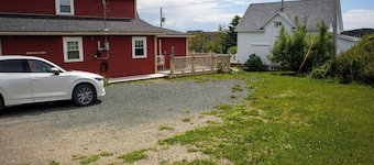 Twillingate Little Suite w/ Ocean & Garden View