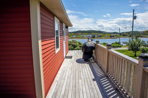Twillingate Little Suite w/ Ocean & Garden View