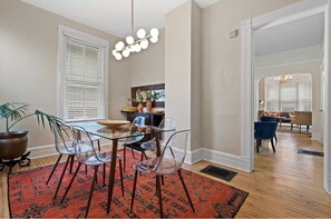 Dining - 4 Bed 1.5 Bath, 3 Story Townhouse, Free Parking (Milwaukee)