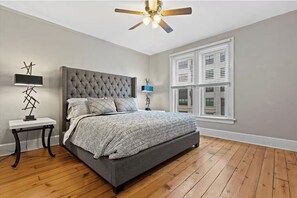 4 habitaciones, tabla de planchar con plancha y cuna de viaje 