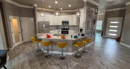 NEW 4 BED | Pool-Table, Ping-Ping, Arcade, Office