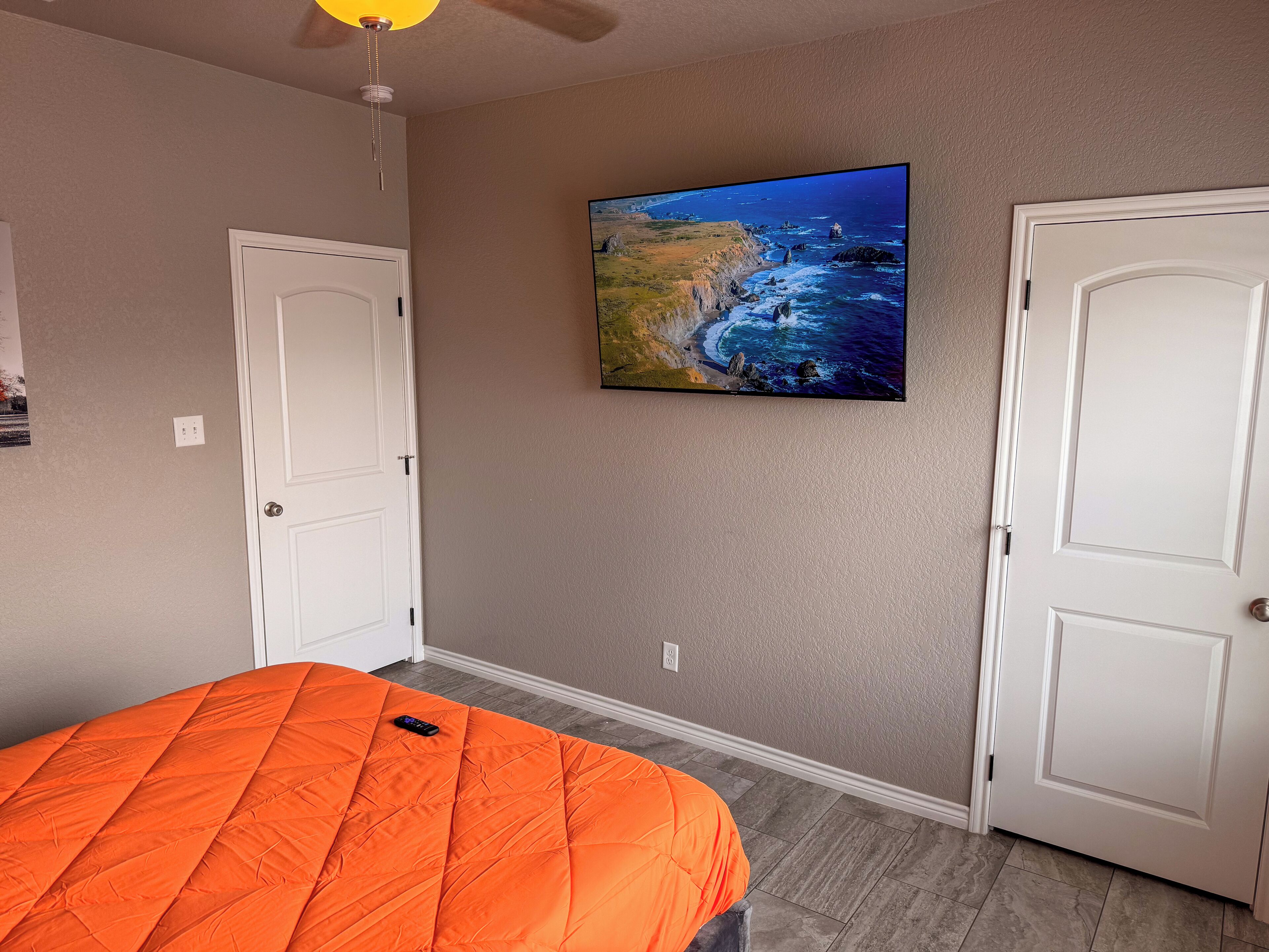 4 quartos, escrivaninha, Wi-Fi, roupa de cama