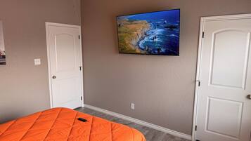 4 quartos, escrivaninha, Wi-Fi, roupa de cama