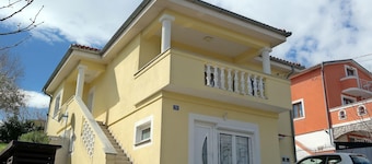 Holiday apartment Cavle for 1 - 4 persons with 3 bedrooms - Holiday house