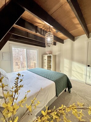 2 bedrooms, desk, free WiFi, bed sheets