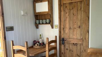 Cabin | Dining