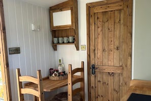 Cabin | Dining