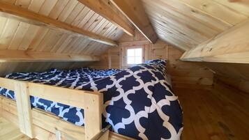 2 bedrooms, bed sheets