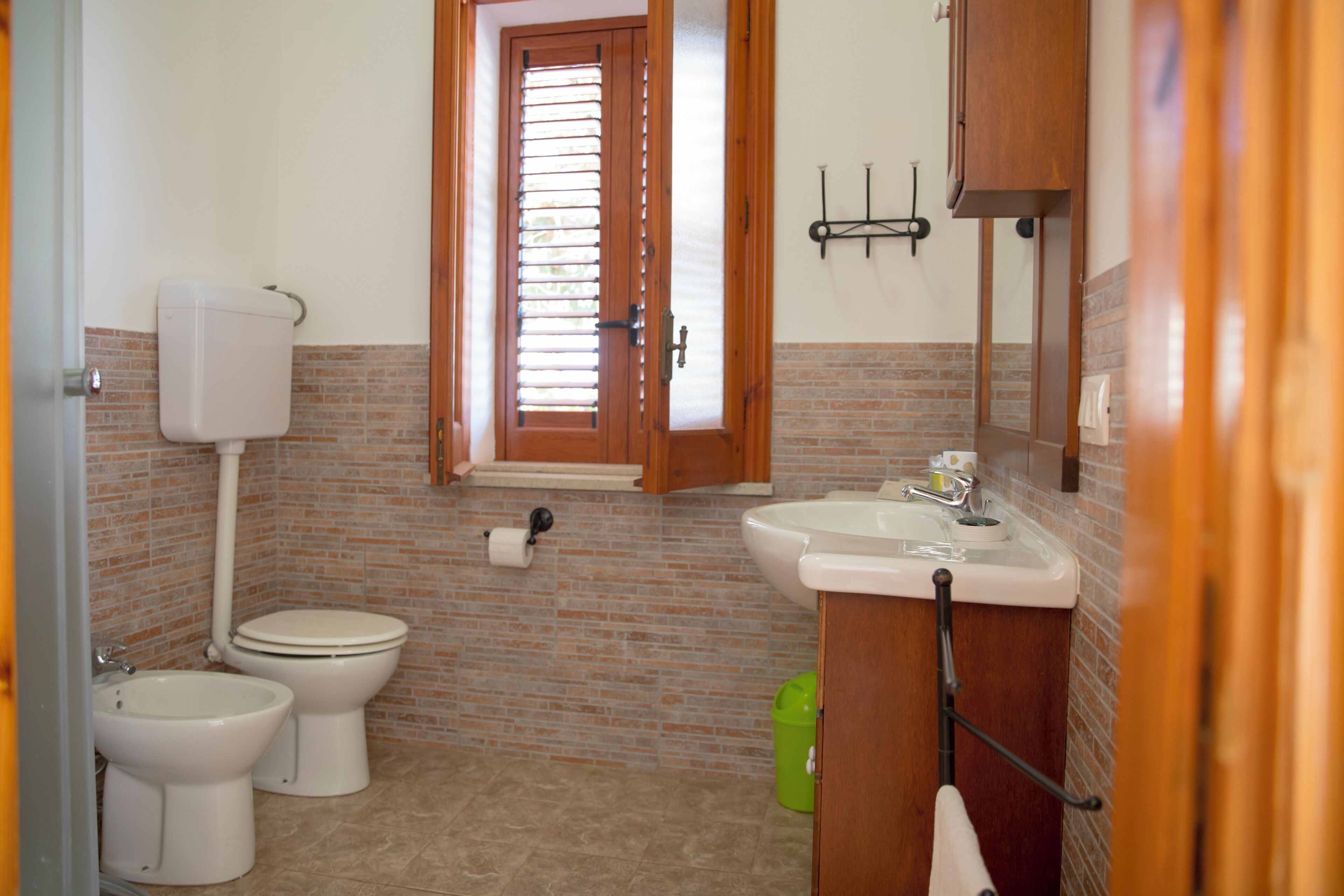 Apartament bàsic | Bany | Dutxa, assecador de cabells, tovalloles i sabó 