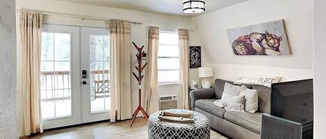 Studio (3 Bedrooms) | Front of property