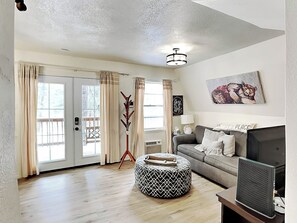 Studio (3 Bedrooms) | Front of property