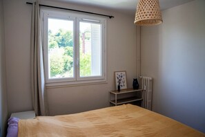 1 chambre, fer et planche à repasser, Wi-Fi, draps fournis