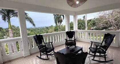 Charming 2-bedroom house with WiFi, AC in fabulous Río San Juan