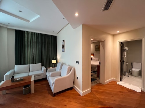 Roof Hotel Apartments