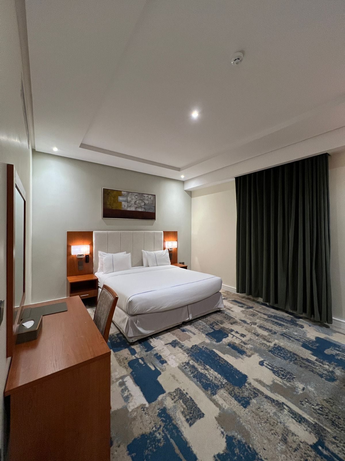 客房內保險箱、遮光布/窗簾、隔音、熨斗/熨衣板