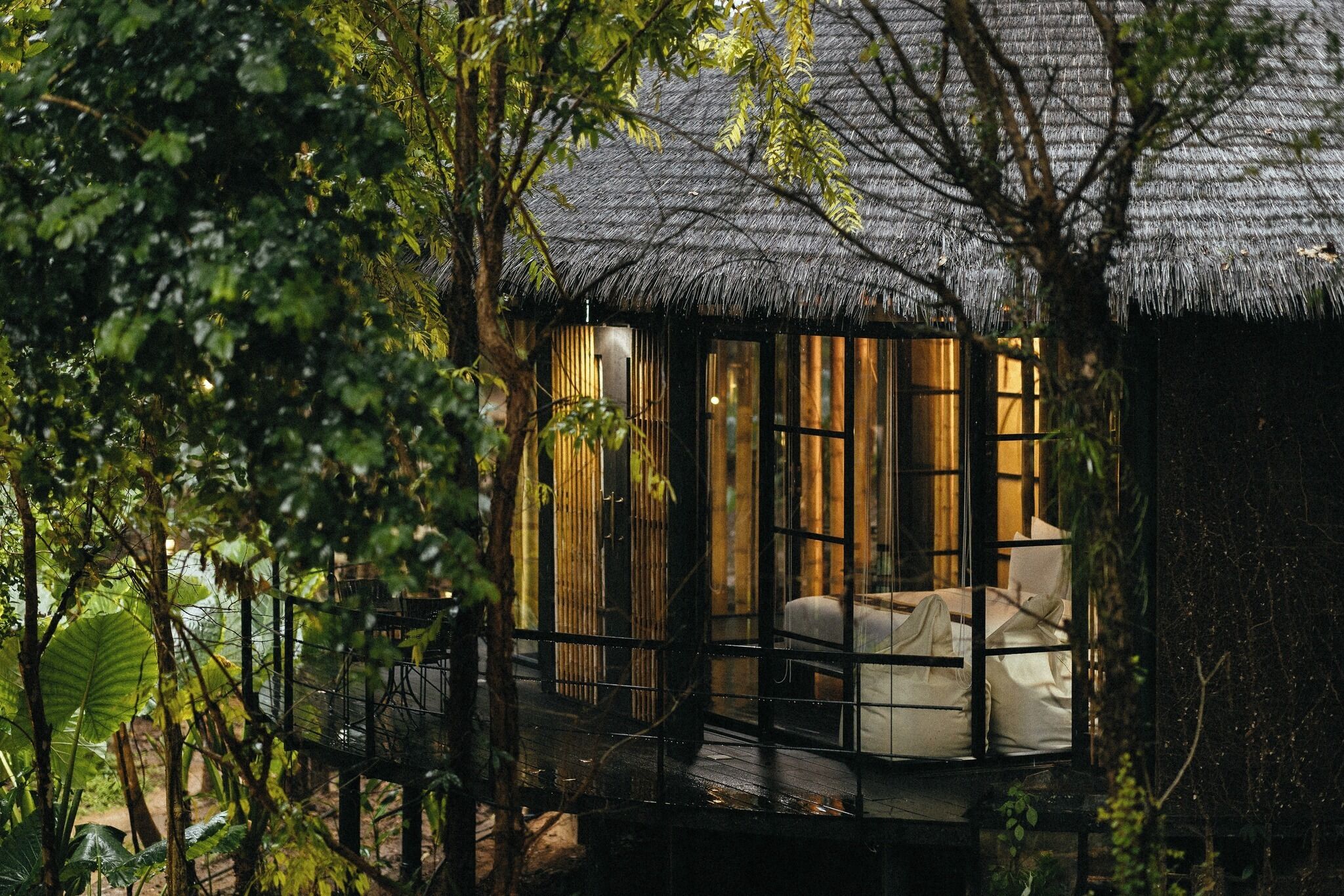 The Jungle Room | มินิบาร์ฟรีบางอย่าง, โต๊ะทำงาน, Wi-Fi ฟรี, ผ้าปูที่  นอน