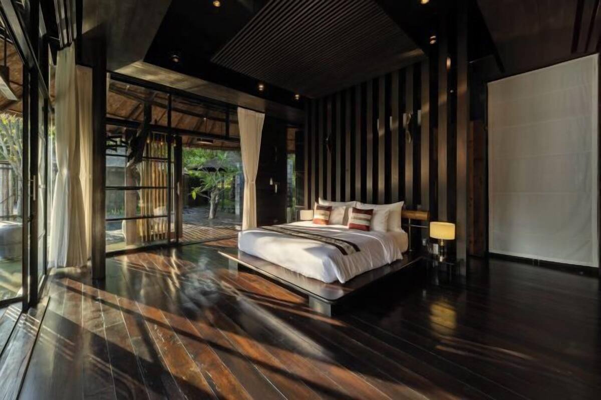 Artículos del minibar gratis, escritorio, wifi gratis y ropa de cama