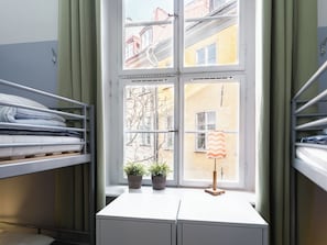 6-bed Mixed Dormitory | Free WiFi