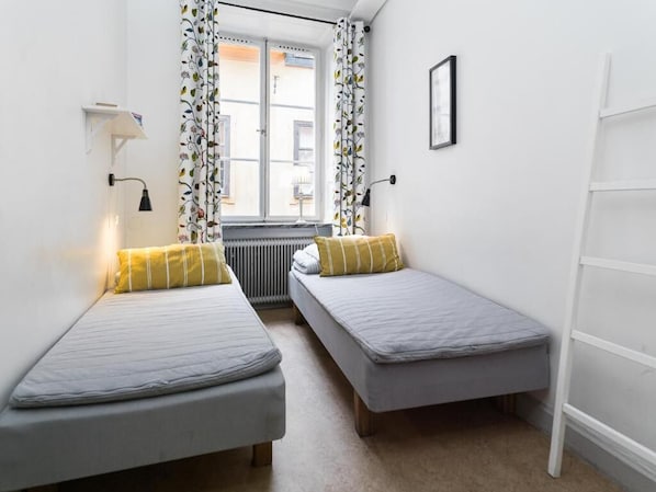 Basic Twin Room | Free WiFi