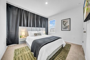5 bedrooms, travel crib, free WiFi, bed sheets