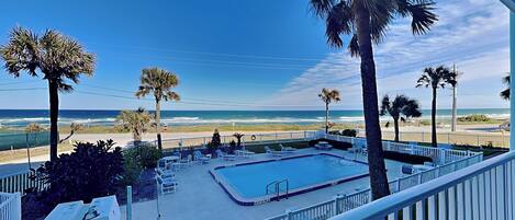 Condo (2 Bedrooms) | Property amenity