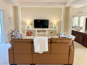 Smart TV, fireplace