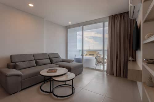 Appartement Deluxe | Coffre-fort, bureau, espace de travail pour ordinateurs portables