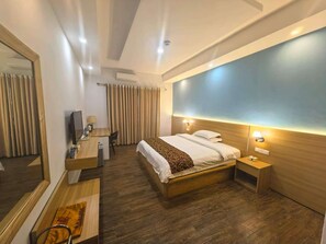 Comfort Double Room, 1 Queen Bed | Living area