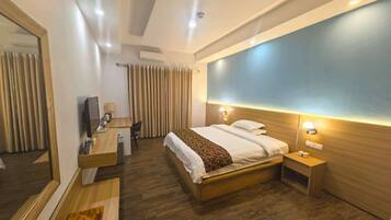 Caja de seguridad en la habitación y cortinas blackout