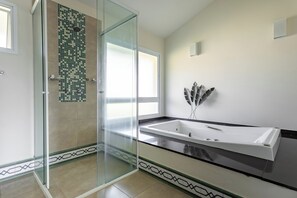 Bathroom - Cozy Country House 25 Guests Gated Community Beach Tennis (Joaquim Egídio)