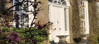 The Mount Hillary - Charming 2-bedroom/3-bed apartment at The Courtyard Mallow