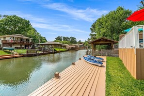 Property grounds - Lake Conroe Oasis w/dock, covered patio, kayaks, ping-pong, games, & more! (Willis)
