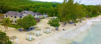 Charming family friendly 2-bedroom house in StoneBrook Estate with WiFi, AC