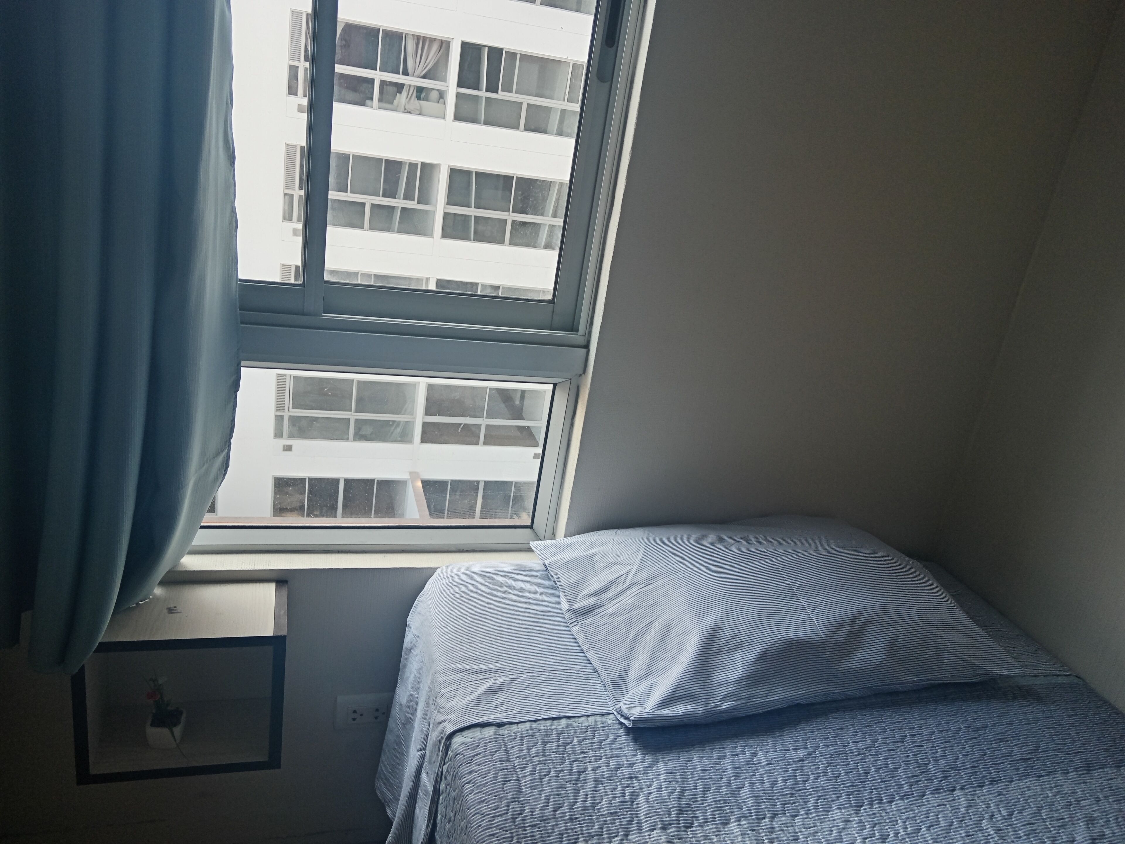 3 habitaciones, tabla de planchar con plancha, wifi y ropa de cama 