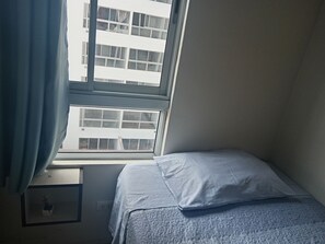 3 habitaciones, tabla de planchar con plancha, wifi y ropa de cama 