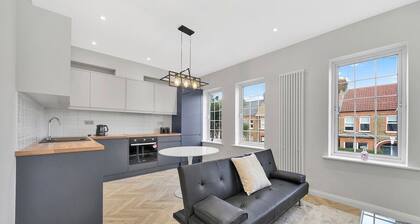 Bright 2BR – Contractor + Family Friendly