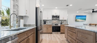 Charming, Fully Renovated  3bd/2bth house in awesome Vero Beach. Dogs welcome!