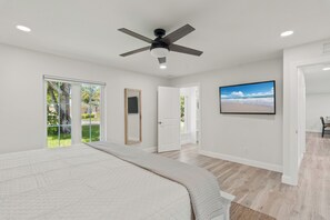 3 chambres, fer et planche à repasser, Wi-Fi, draps fournis