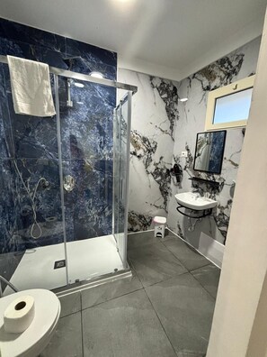 Deluxe Room (Room 3) | Soundproofing, iron/ironing board, free WiFi - B&B Fortyfive (Naples)