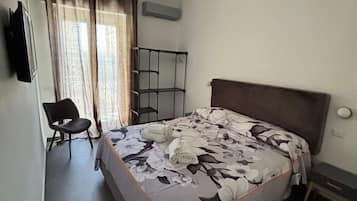 Kamar Deluks (Room 3) | Kedap suara, setrika/meja setrika, dan Wi-Fi gratis
