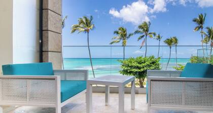 Sophisticated Beachfront 2-br Penthouse