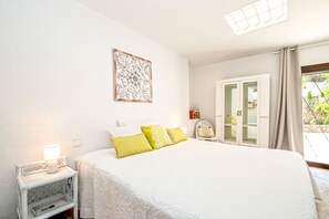 6 Schlafzimmer, Zimmersafe, Bügeleisen/Bügelbrett, kostenloses WLAN